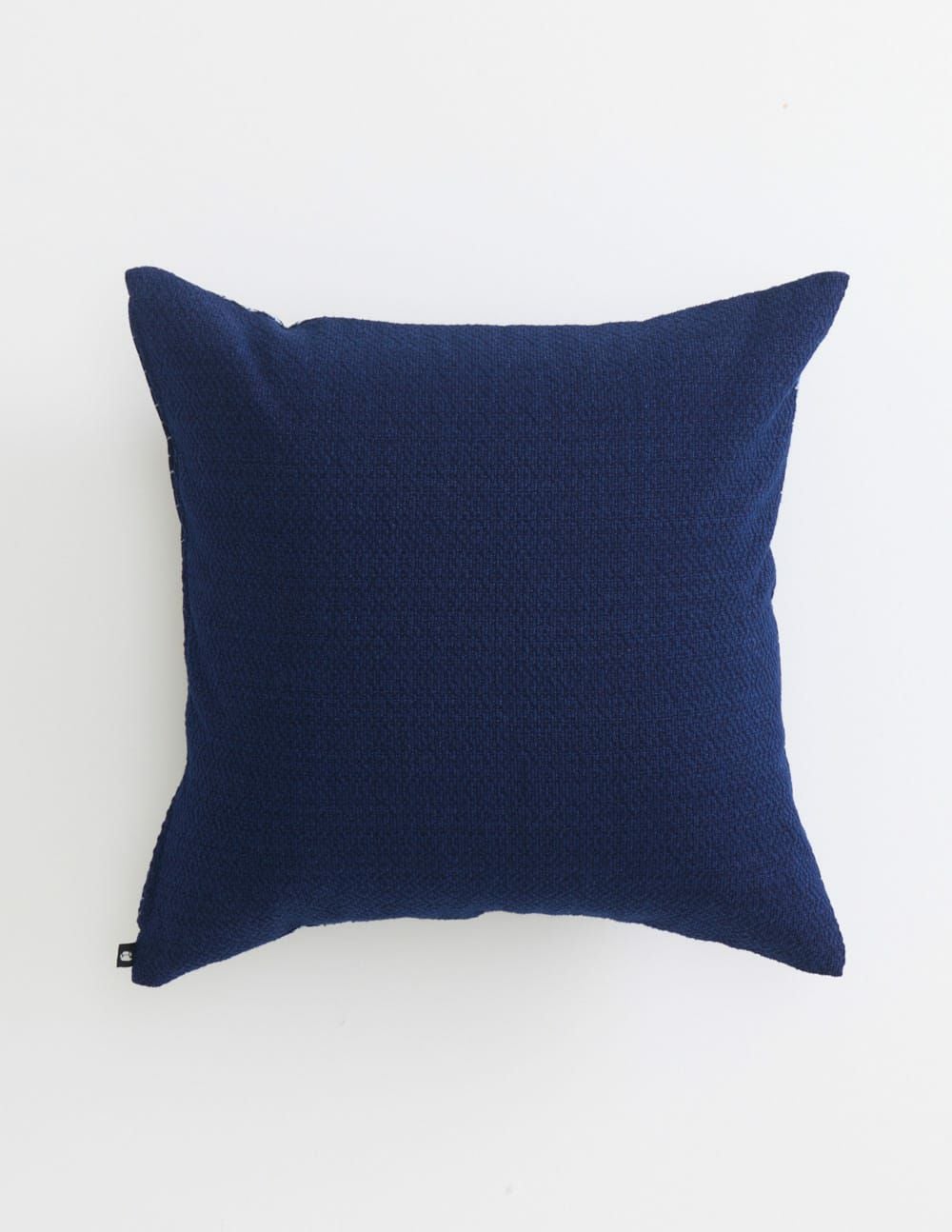 藍十字刺子クッションカバー | 石見銀山 群言堂オンラインストア