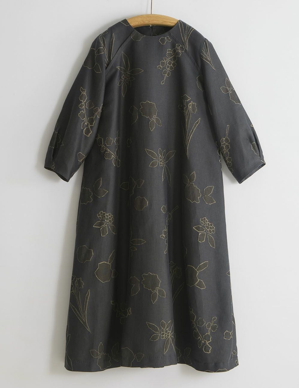 寒花ジャガードワンピース敦盛草（あつもりそう） | 石見銀山 群言堂