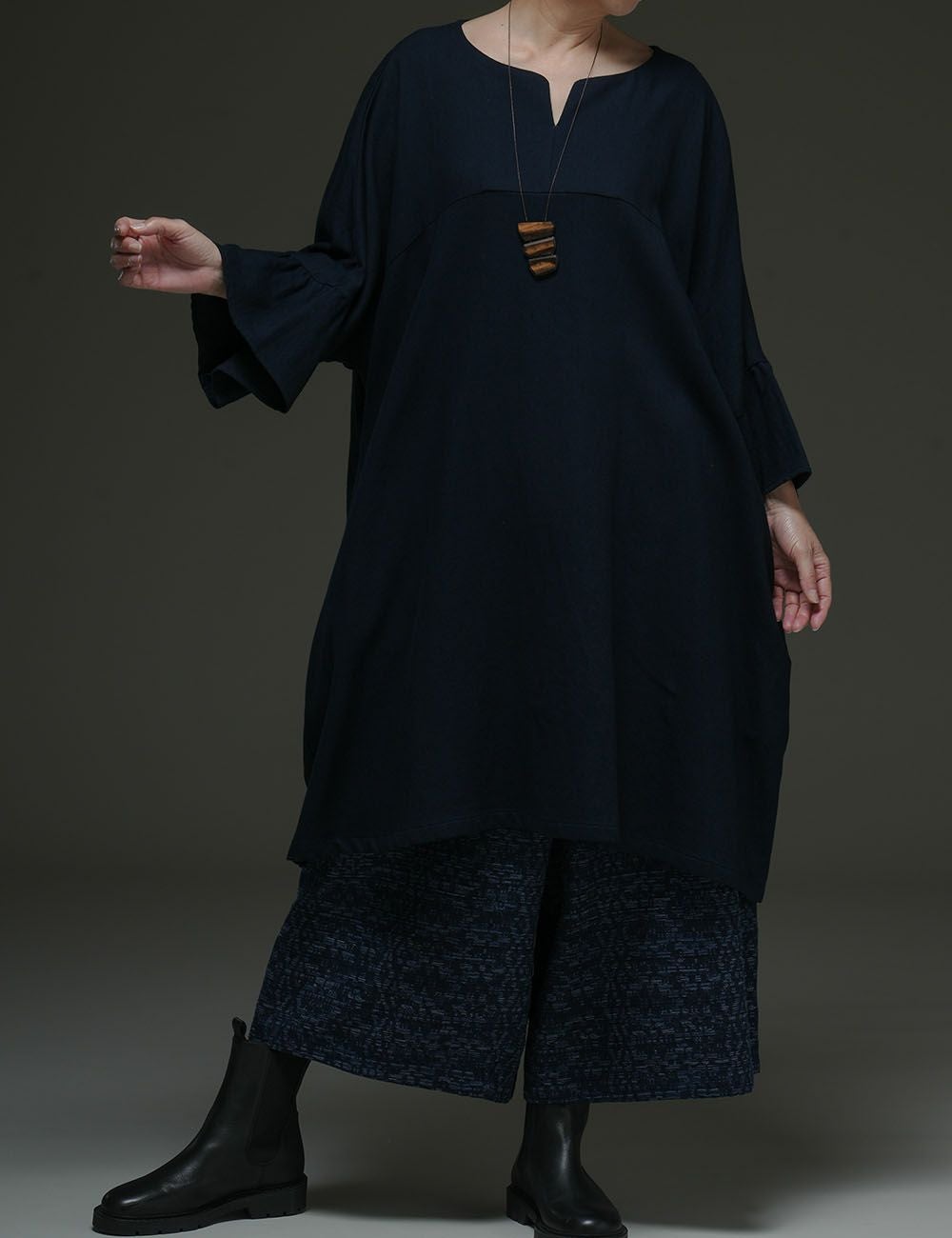 やわらかデニムチュニック緋衣草（ひごろもそう） | 石見銀山 群言堂