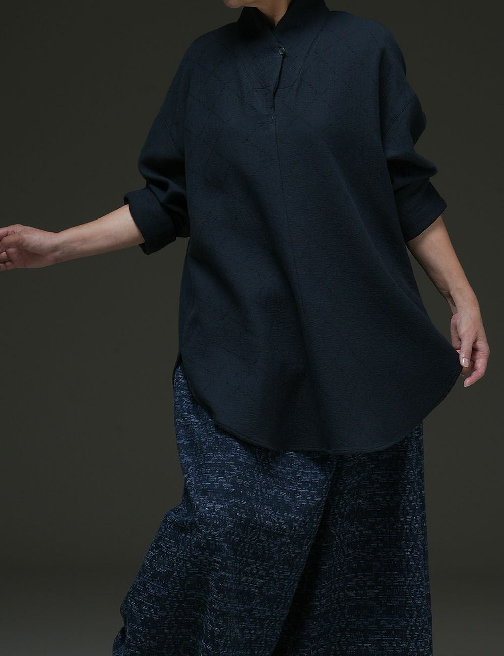 刺子風通織プルオーバー白釣舟（しろつりふね） | 石見銀山 群言堂