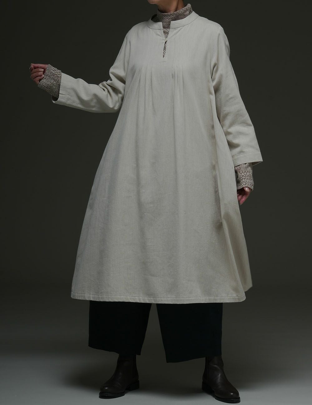 綿シルク綾織ワンピース端取草（つまとりそう） | 石見銀山 群言堂