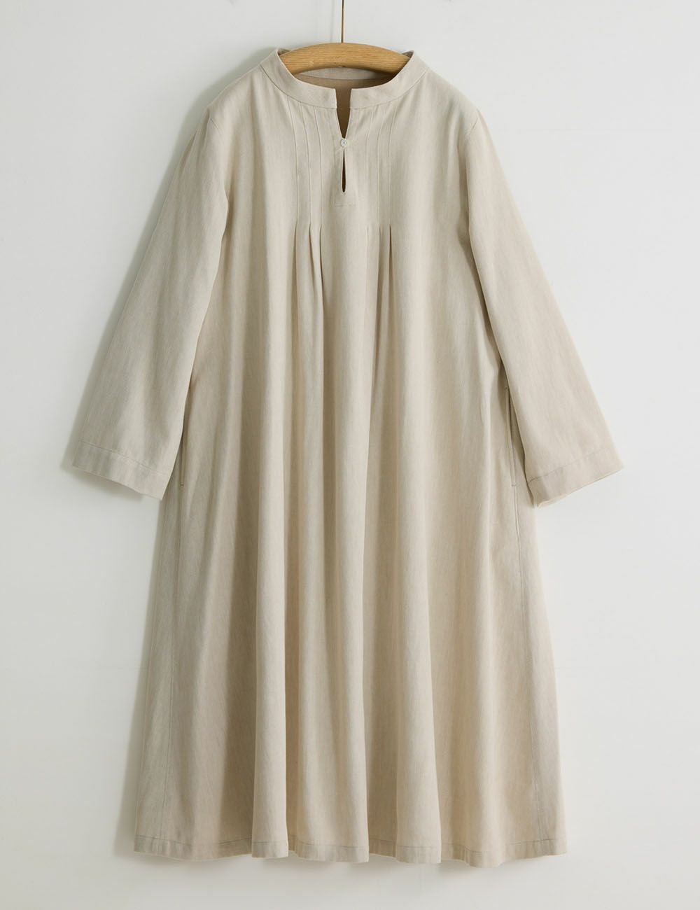 綿シルク綾織ワンピース端取草（つまとりそう） | 石見銀山 群言堂