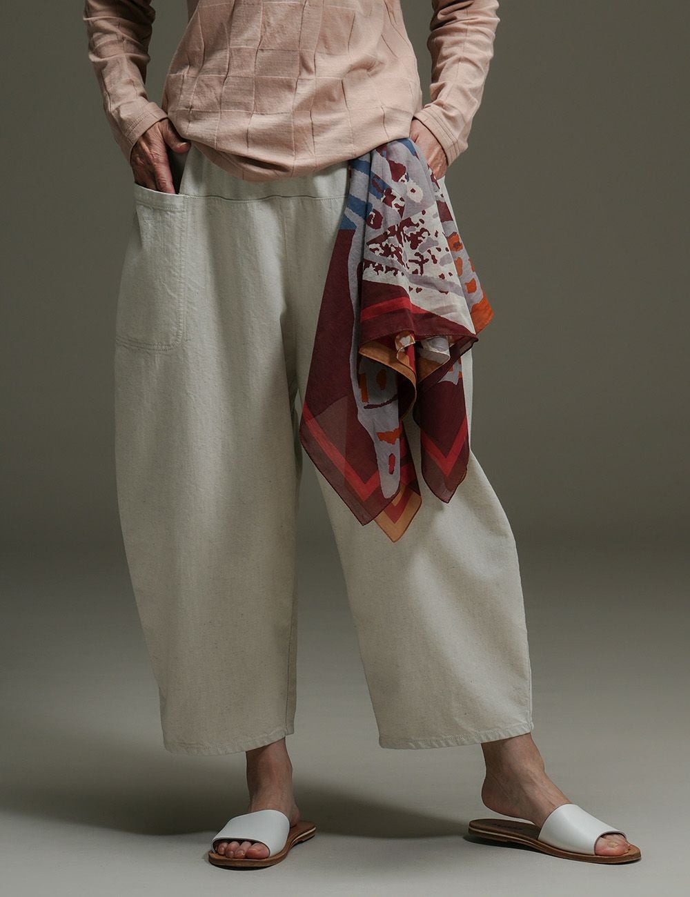 循環糸デニム／循環糸ツイルパンツ山芹（やませり） | 石見銀山 群言堂