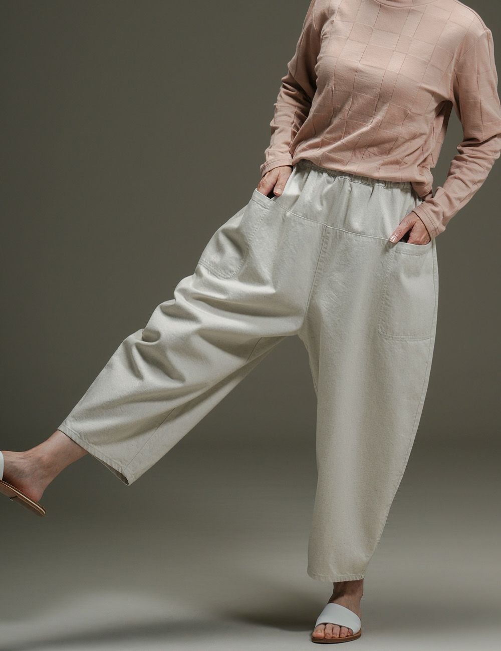 循環糸デニム／循環糸ツイルパンツ山芹（やませり） | 石見銀山 群言堂