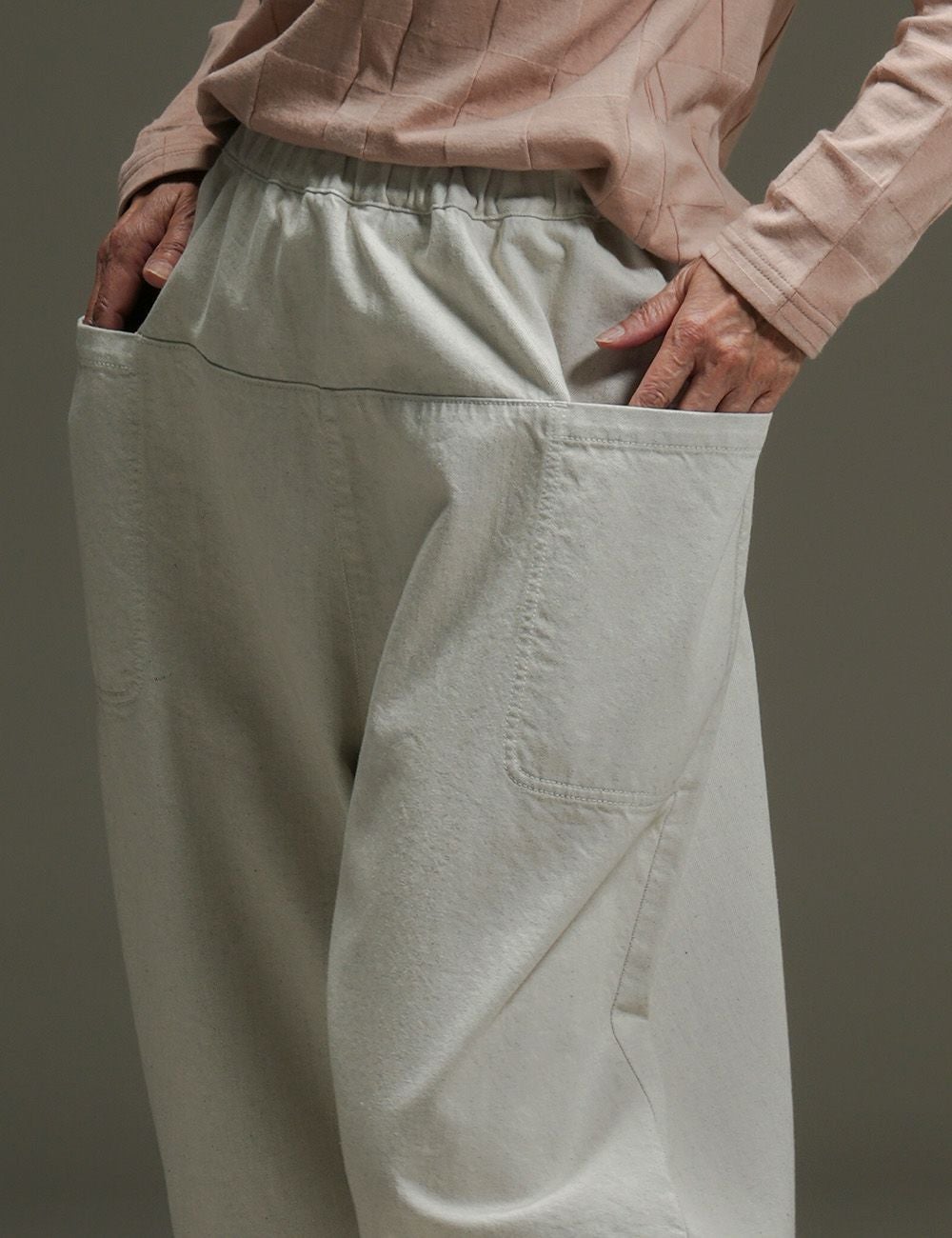 循環糸デニム／循環糸ツイルパンツ山芹（やませり） | 石見銀山 群言堂