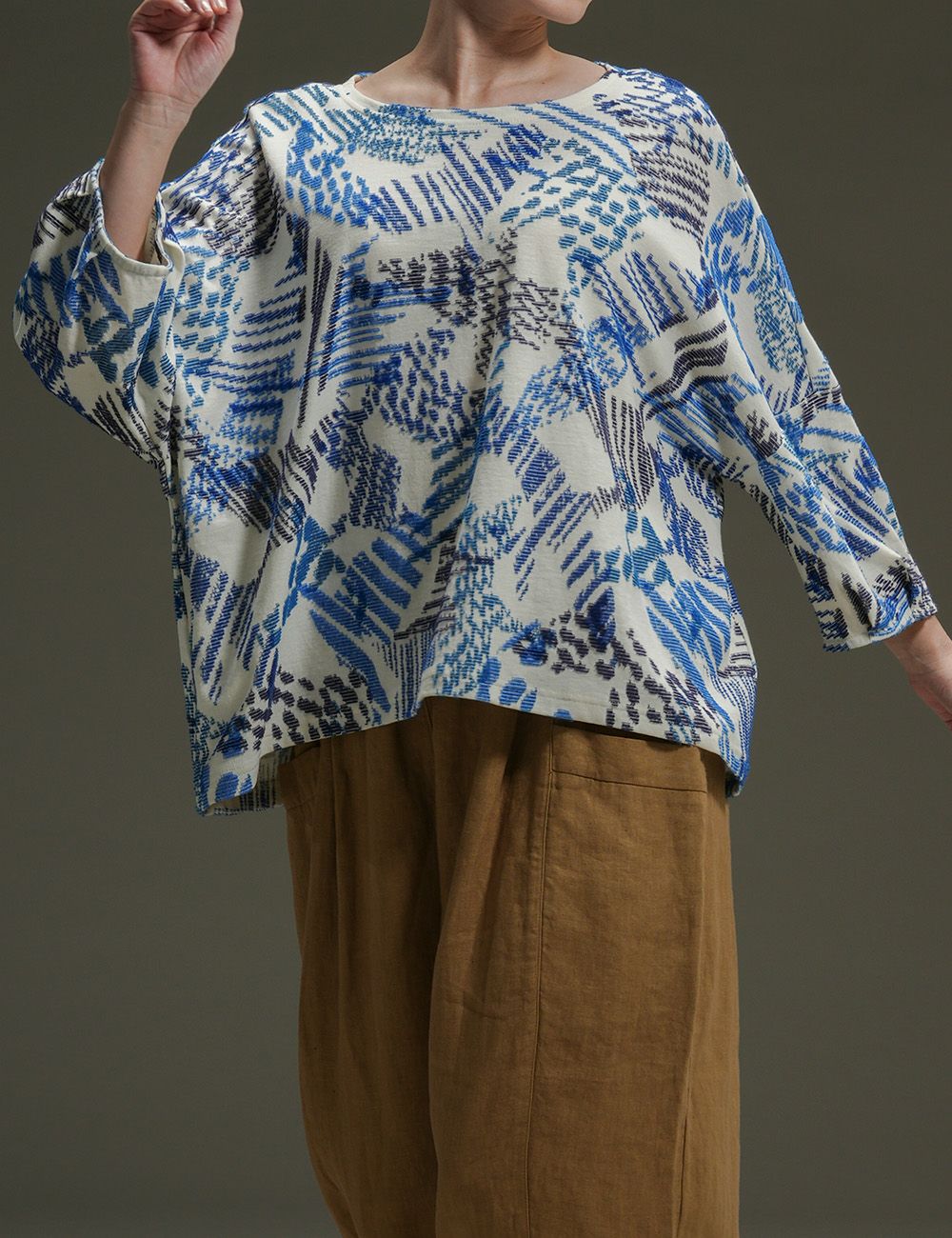 大瑠璃パイルジャガードプルオーバー輪違草（わちがいそう）