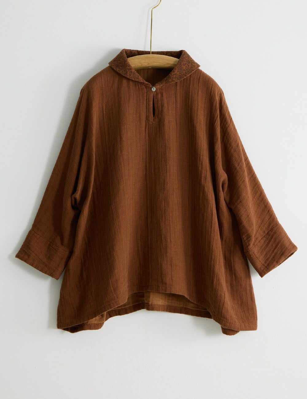 海のこぎん柄刺繍プルオーバー筆草（ふでくさ） | 石見銀山 群言堂