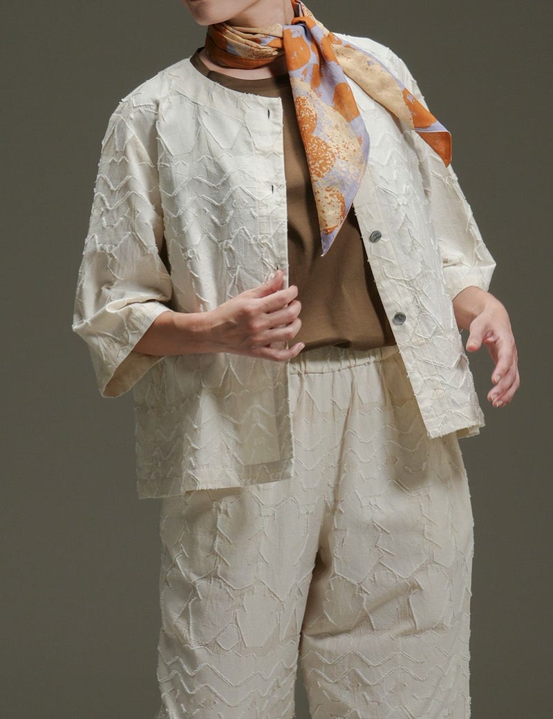 珊瑚ジャガードブラウス山桃（やまもも）